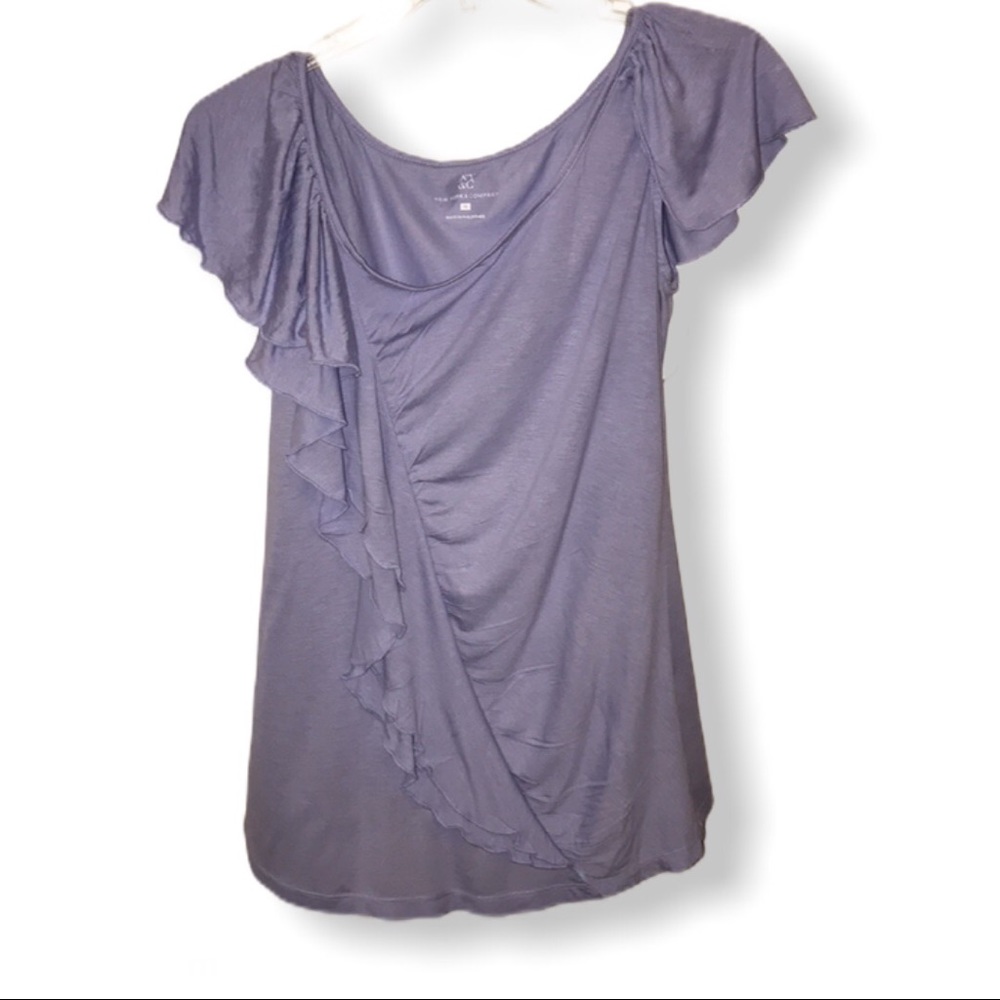 NWOT New York & Company short sleeve ruffle top.